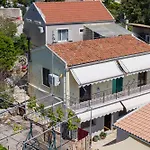 Victoria's House 펜션 *