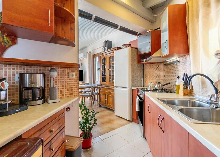 Victoria's House Дом отдыха Гайос