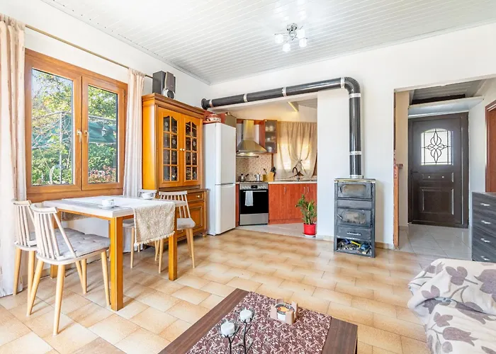 Victoria's House * Гайос